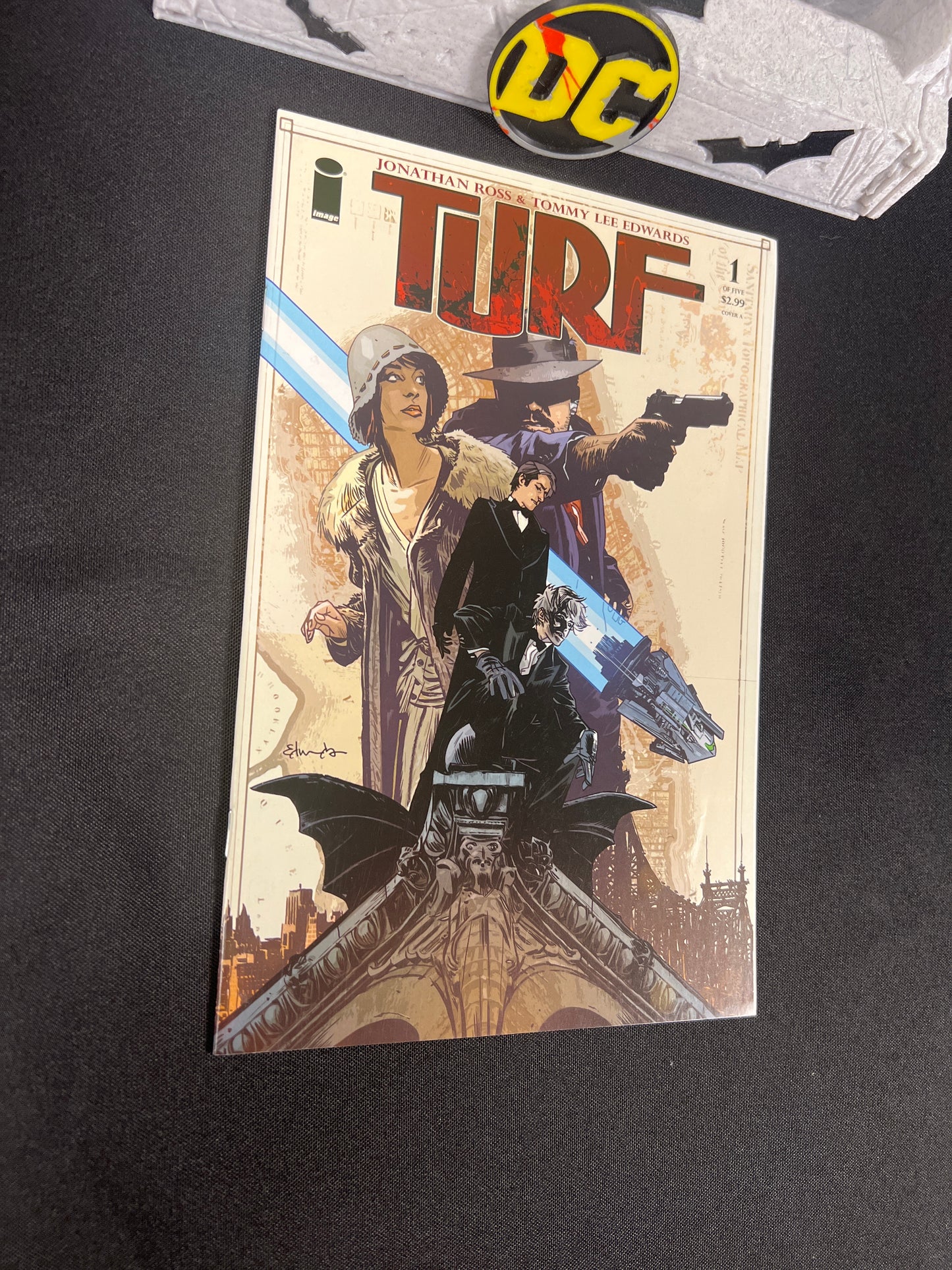 Turf #1 (of 5) – Jonathan Ross & Tommy Lee Edwards (2010 Image Comics) Cover A